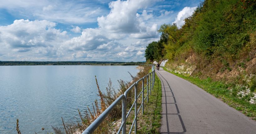 Najlepsze trasy rowerowe Małopolska &#8211; gdzie jechać? Velo Dunajec, Czorsztyn, Poprad i Ojców