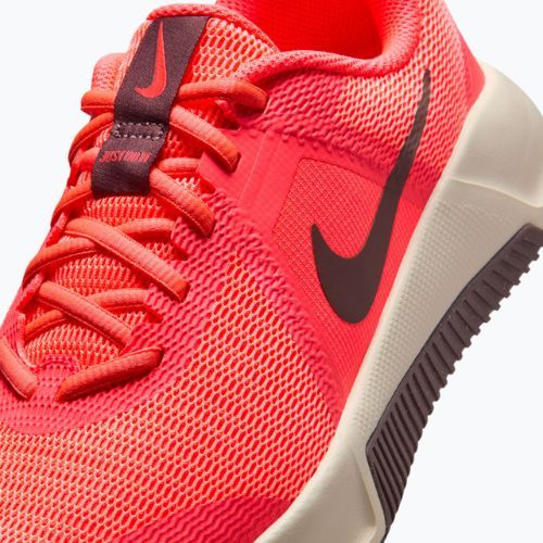 Buty treningowe damskie Nike MC Trainer 3 hot lava/soft pearl/tattoo