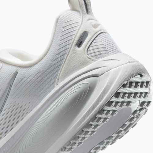 Buty do biegania damskie Nike Vomero 18 white/photon dust/metallic silver