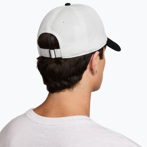 Czapka z daszkiem Nike Club Unstructured Futura Wash white/black/black