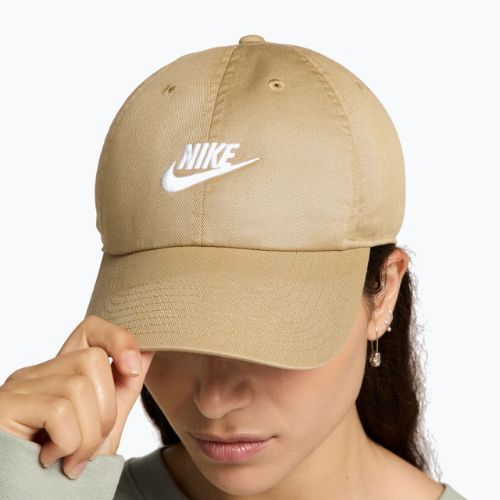 Czapka z daszkiem Nike Club Unstructured Futura Wash parachute beige/white