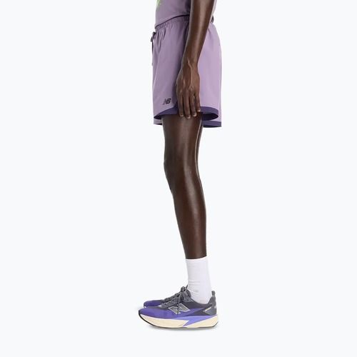 Spodenki do biegania męskie New Balance Run Essentials 5" condied violet