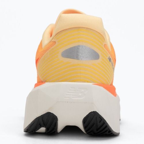 Buty do biegania męskie New Balance FuelCell Rebel V5 tangerine heat/silver metallic