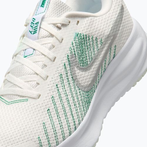 Buty do biegania damskie Nike Run Defy summit white/white/metallic silver