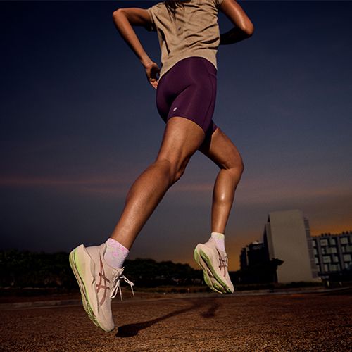 Buty do biegania damskie ASICS Novablast 6 rose dust/illuminate yellow