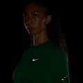 Longsleeve do biegania damski Nike Swift Dri-FIT UV illusion green 4