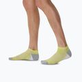 Skarpety ASICS Performance Run Ankle huddle yellow 4