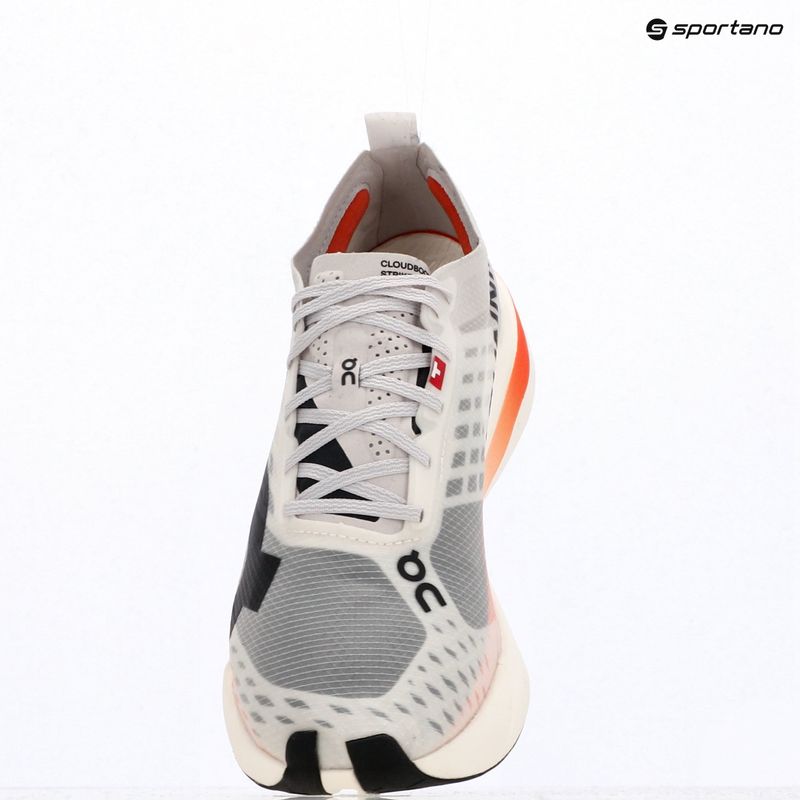Buty do biegania damskie On Cloudboom Strike white/black 9