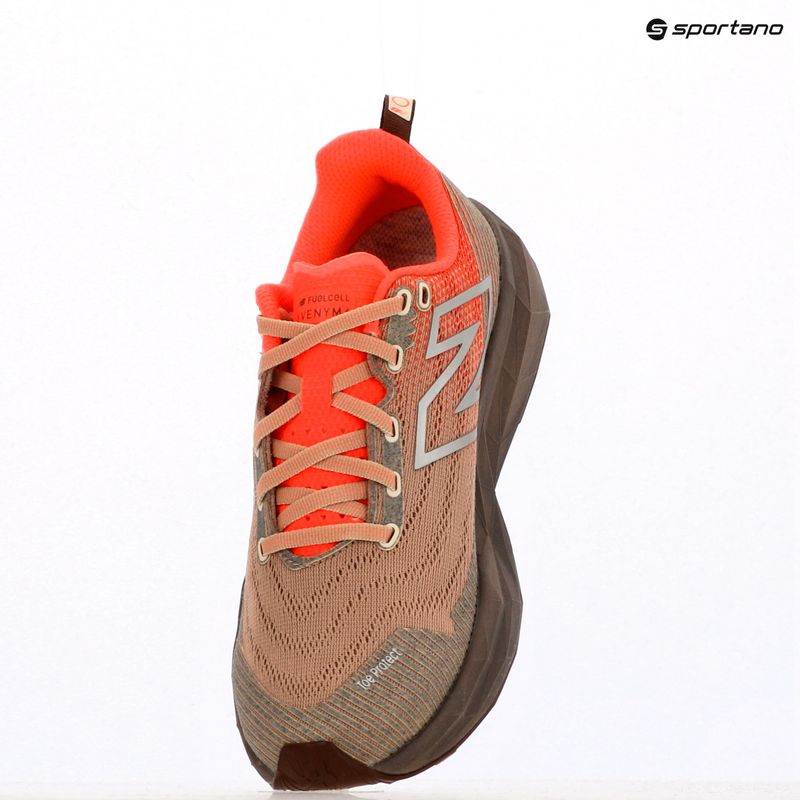 Buty do biegania damskie New Balance FuelCell Venym urgent red 9