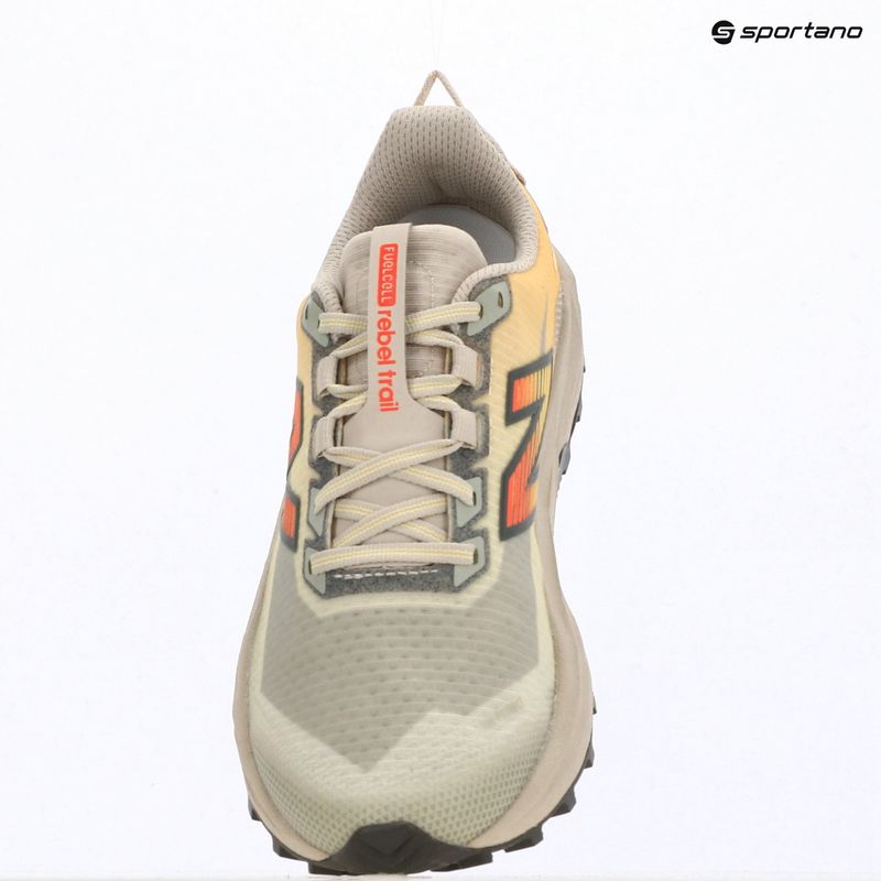 Buty do biegania damskie New Balance Rebel V1 white peach/timberwolf 9