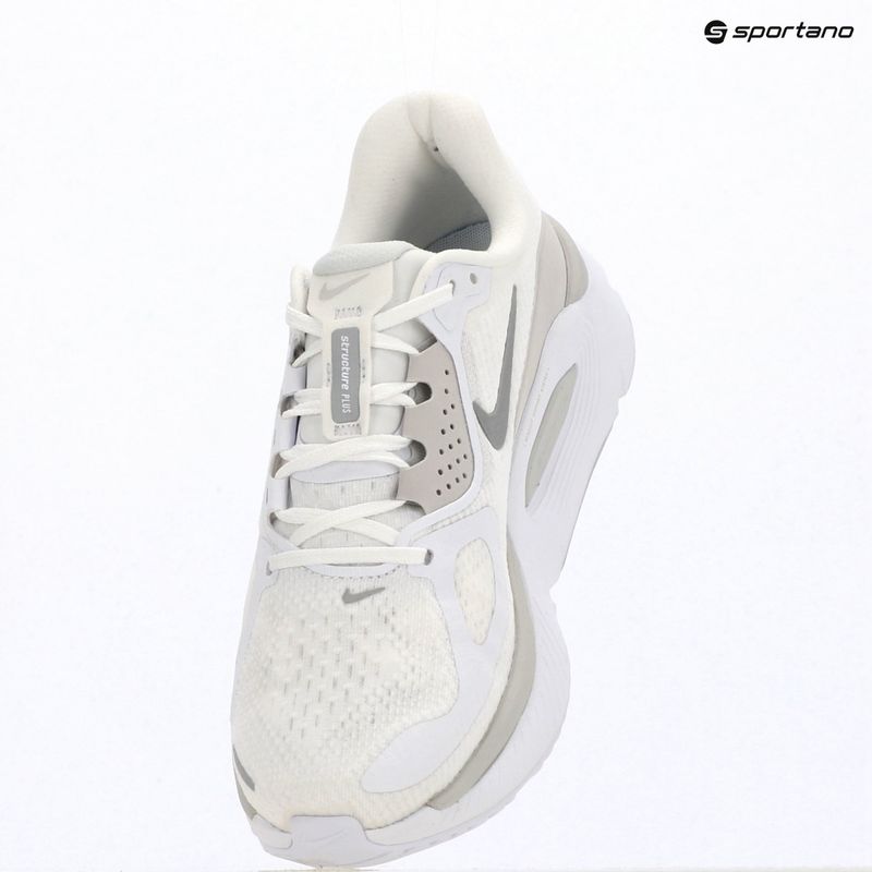 Buty do biegania damskie Nike Structure Plus white/photon dust/metallic silver 15
