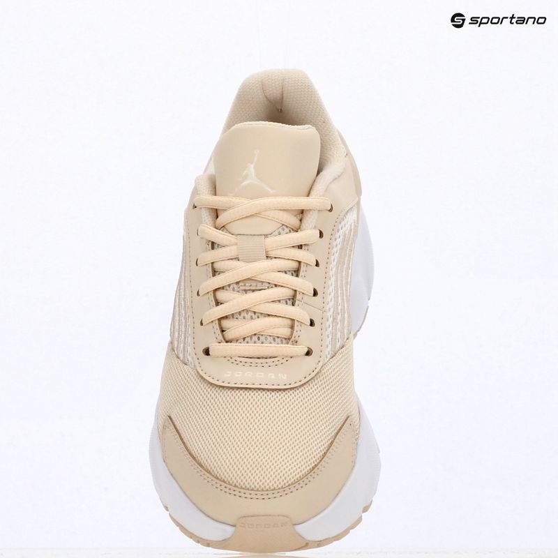 Buty damskie Nike Jordan Trunner Flow legend light brown/white/pale ivory 14