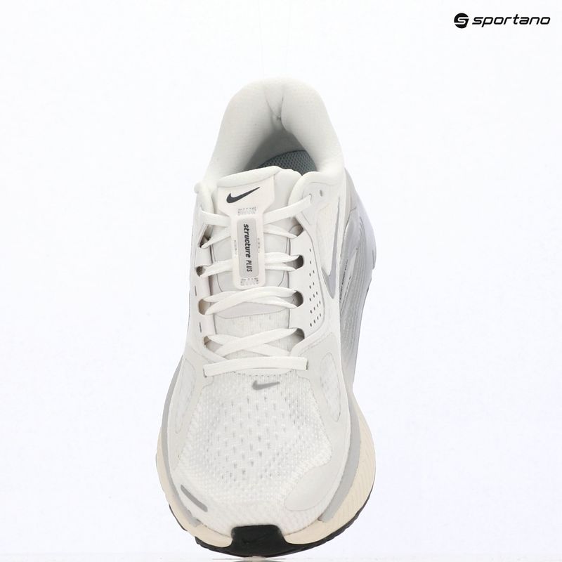 Buty do biegania damskie Nike Structure Plus summit white/photon dust/metallic silver 13
