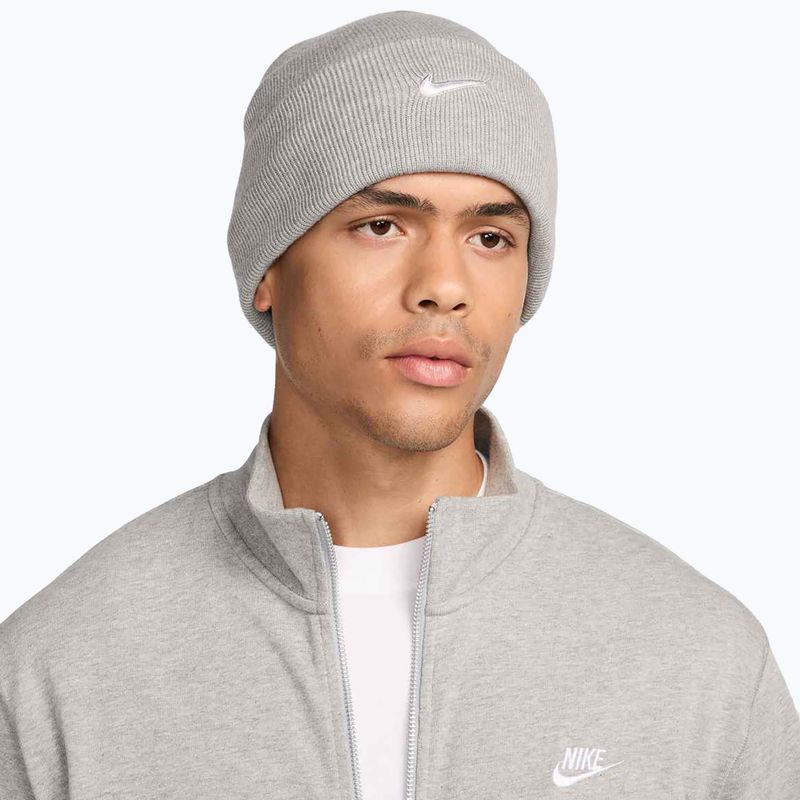 Czapka zimowa Nike Peak Swoosh Beanie dark grey heather/white 6