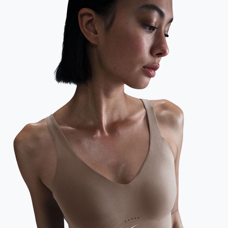Biustonosz treningowy Nike Alate Medium Support Longline mink brown/white 4