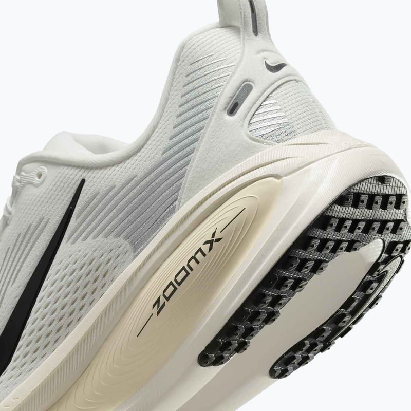Buty do biegania męskie Nike Vomero 18 summit white/coconut milk/black 12