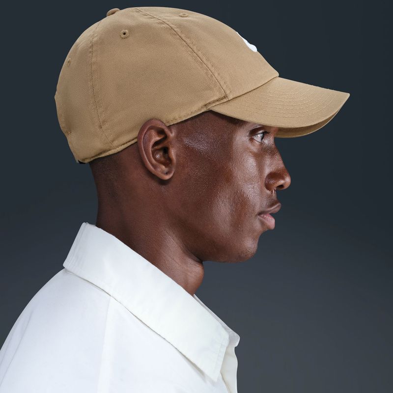 Czapka z daszkiem Nike Club Unstructured Futura Wash parachute beige/white 10