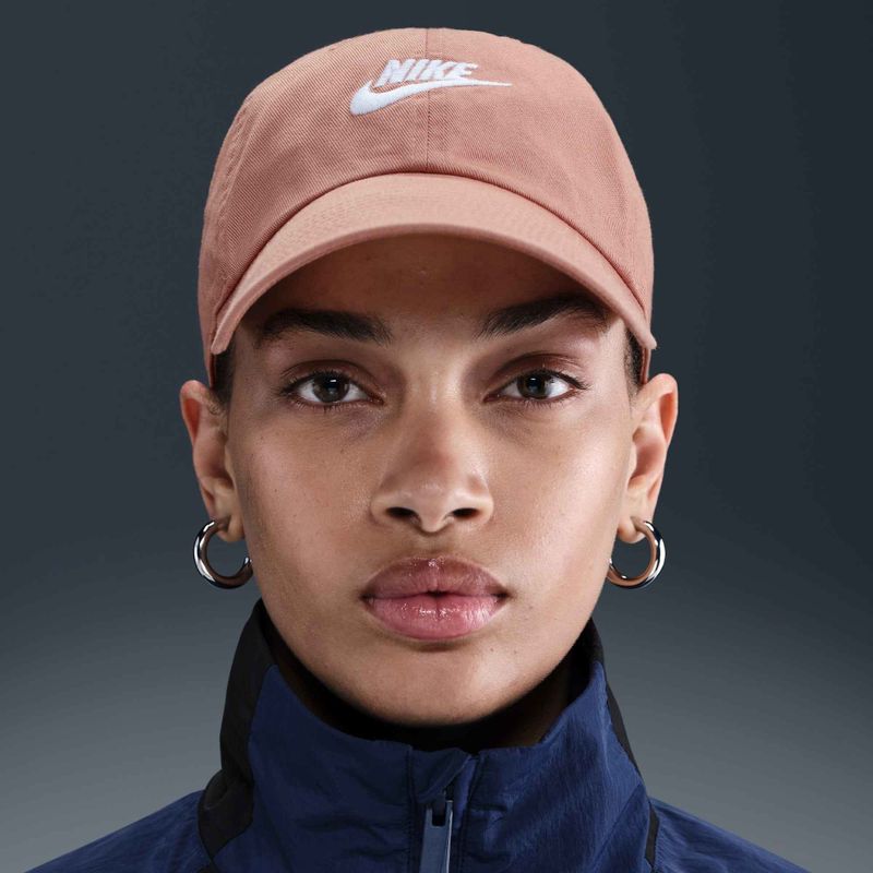 Czapka z daszkiem Nike Club Unstructured Futura Wash rose gold/white 11