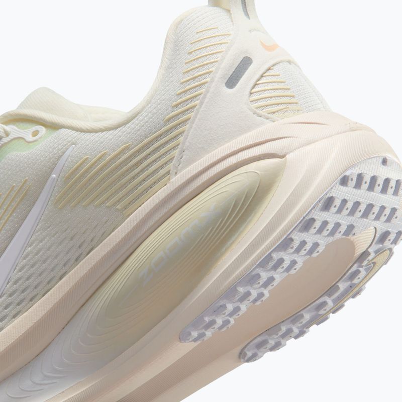 Buty do biegania damskie Nike Vomero 18 ESS summit white/chalk/sea glass/white 9
