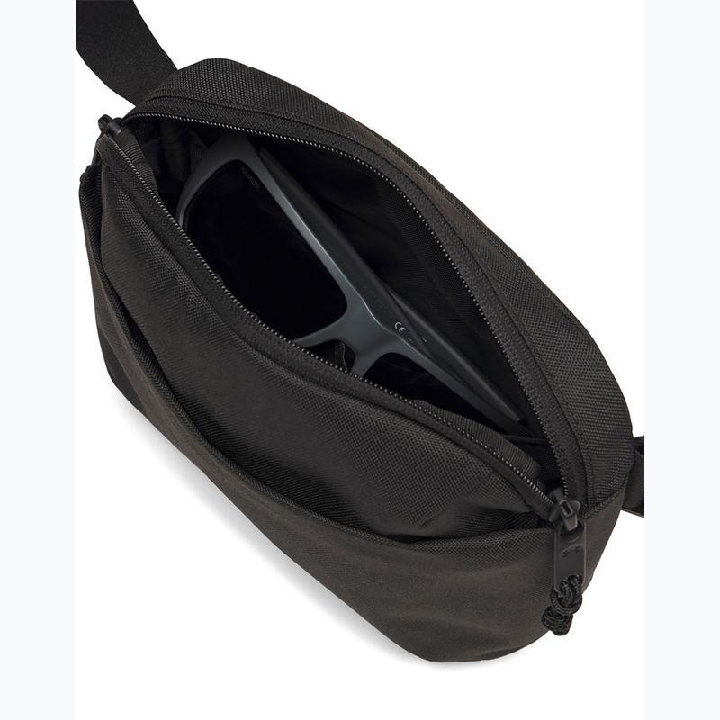 Saszetka nerka Under Armour Essential XB black/black/black 4