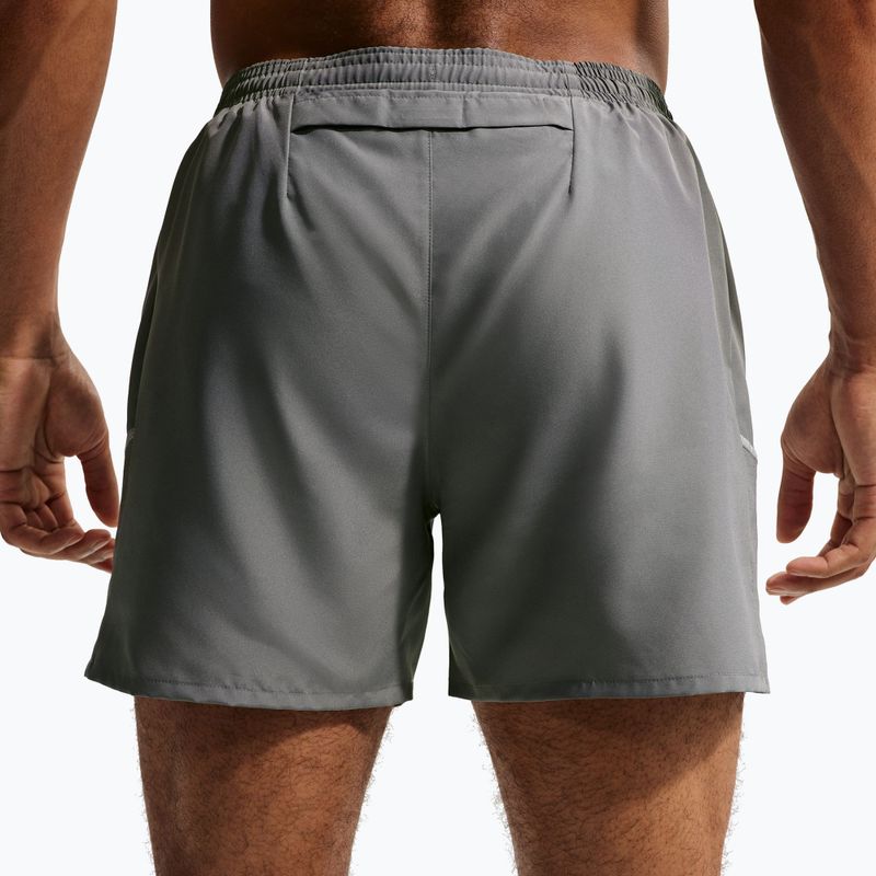 Spodenki do biegania męskie Nike Miler Dri-Fit 2in1 5" smoke grey/smoke grey 5