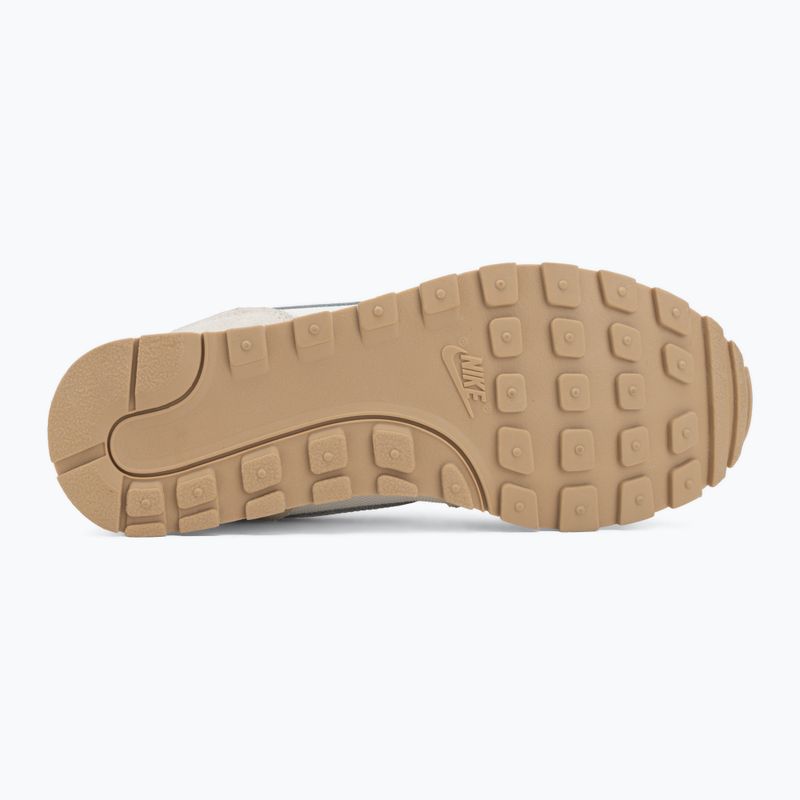 Buty damskie Nike MD Runner 2 SE coconut milk/black/linen/sail 4