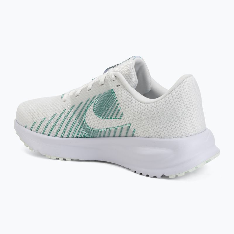 Buty do biegania damskie Nike Run Defy summit white/white/metallic silver 3