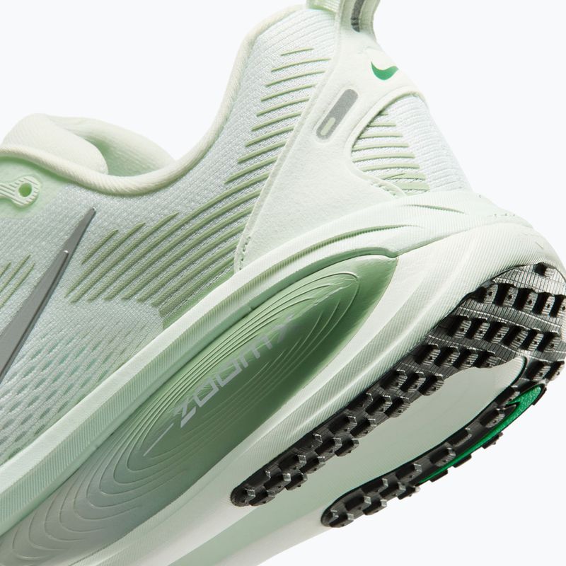 Buty do biegania damskie Nike Vomero 18 barely green/steam/metallic silver 11