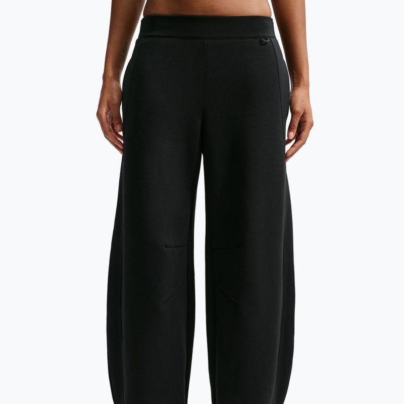 Spodnie damskie Nike 24.7 ImpossiblySoft black/black/dark smoke grey 3