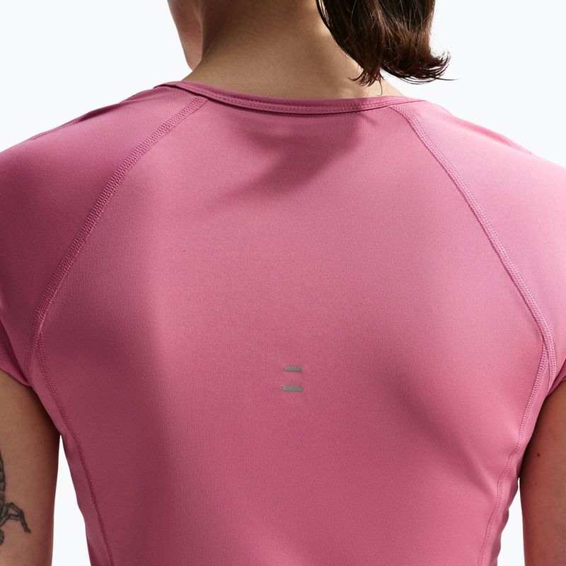 Koszulka do biegania damska Nike Swoosh Run Dri-Fit peony/photon dust/white 6