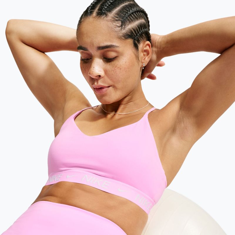 Biustonosz treningowy Nike Indy Light Support pink rise 4