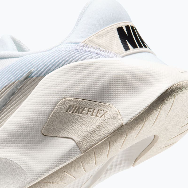 Buty treningowe damskie Nike Flex Train white/sail/phantom/ metallic silver 15
