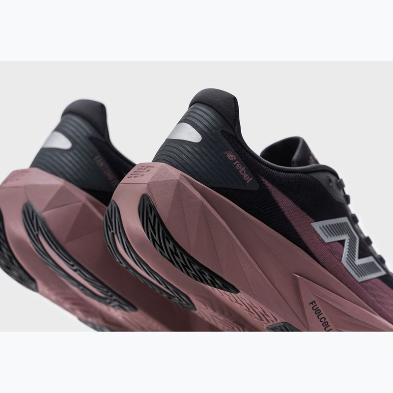 Buty do biegania damskie New Balance FuelCell Rebel V5 magnet/pebble 2
