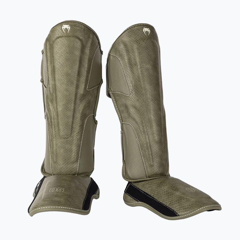 Ochraniacze do piszczeli i stóp Venum Impact Evo Scales Shinguards army green 2