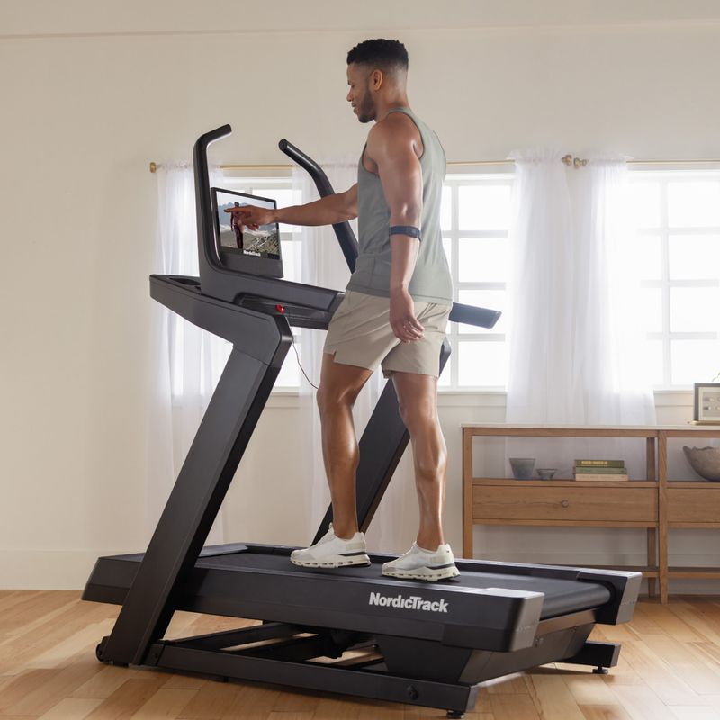 Bieżnia elektryczna NordicTrack X16 black 8