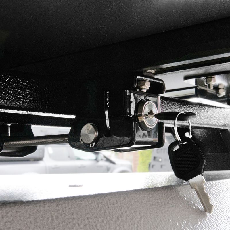 Uchwyt montażowy OFFLANDER Anti-Theft Roof Tent Brackets 4 pack black 12