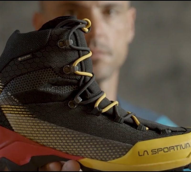 Buty wysokogórskie damskie La Sportiva Aequilibrium ST GTX 2023 black/hibiscus 11
