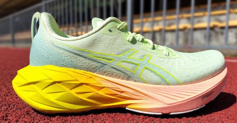 Recenzja butów do biegania ASICS Novablast 4 Paris